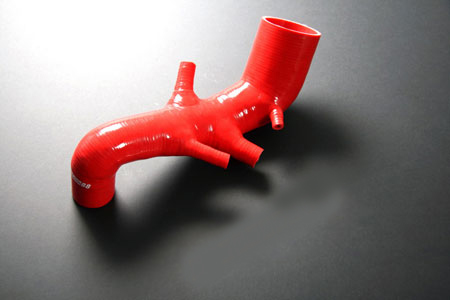 Sací hadice k turbu 1.8T 225PS