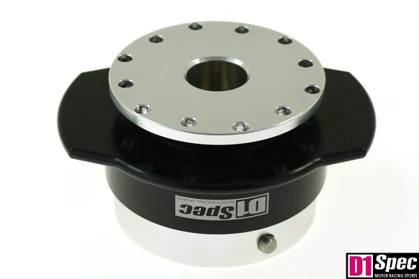 Nába na volant rychloupínací univerzální D1 Spec - černá