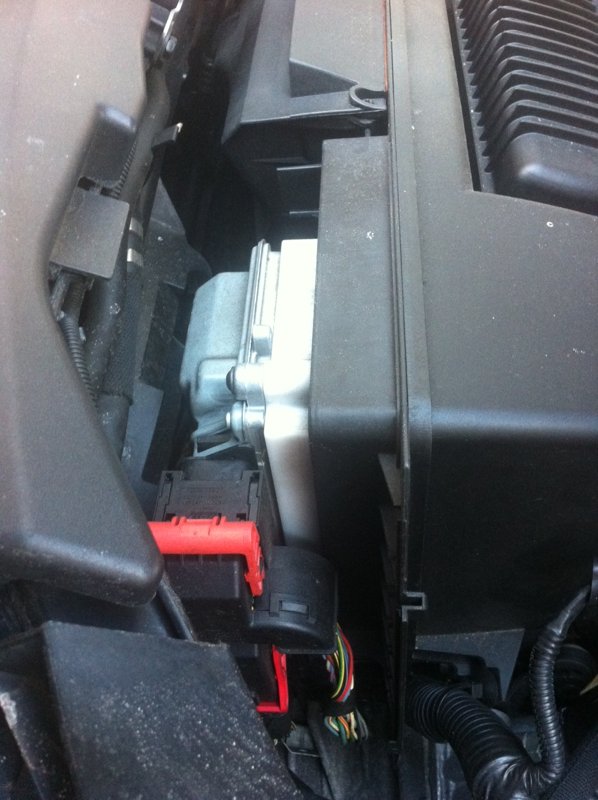 Podložka pod ŘJ k airboxu HG Motorsport na Ford Focus II ST225 (05-11)