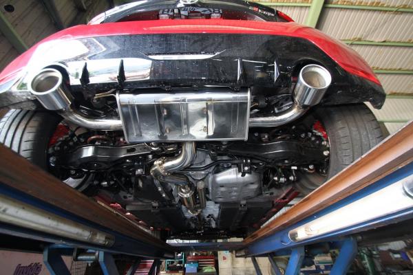 Catback výfuk Invidia typ Q300 pro Toyota Yaris GR 1.6T filtr OPF/GPF (20-) - homologace