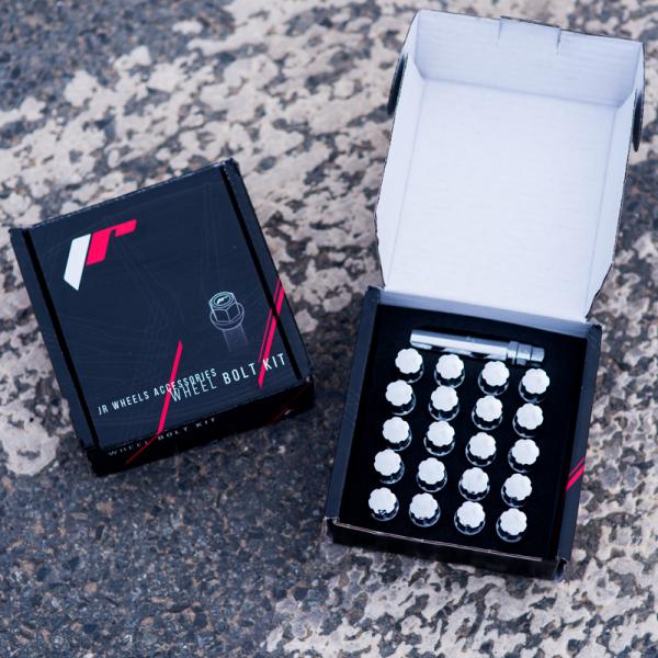 Sada kolových šroubů Japan Racing JB1 závit M14 x 1,25 - 28mm délka závitu - chrom