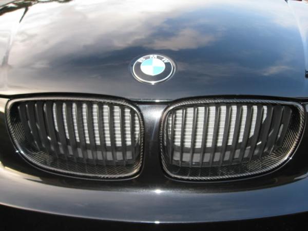Přední maska (ledvinky) BMW 1-Series E81 LCI / E82 / E87 LCI / E88 (08-11) - karbonová