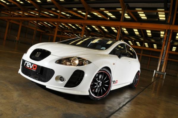 Úprava řídící jedntoky REVO Technik Stage 2+ pro Seat Leon 1P 2.0TFSI 186PS K03 (05-12)