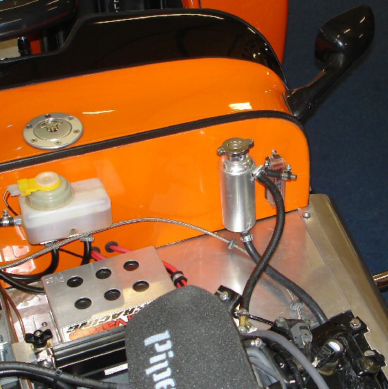 Water radiator coolant header tank - 4x vývod - objem 0,5l