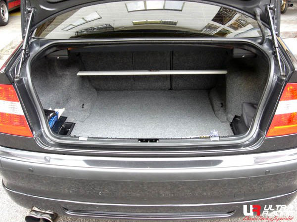 Rozpěrná tyč Ultra Racing BMW E46 3-Series (99-05) - zadní horní