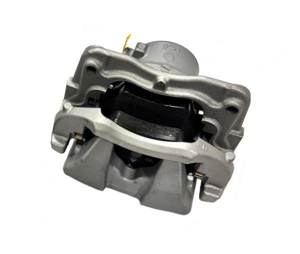 Přední brzdový třmen pravý TRW BMW G20 / G21 / G30 / G31 / X3 G01 / X4 G02 / Z4 G29 pro kotouče 330x24mm (stříbrný 53390A / 6882254)