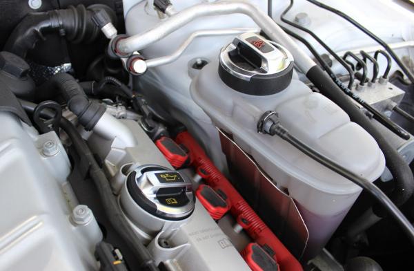 Víčko oleje Audi R8 style