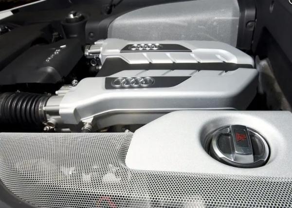 Víčko vody Audi R8 style