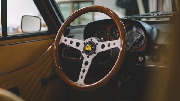 Volant Momo Heritage Line Indy 350mm - stříbrný/dřevěný