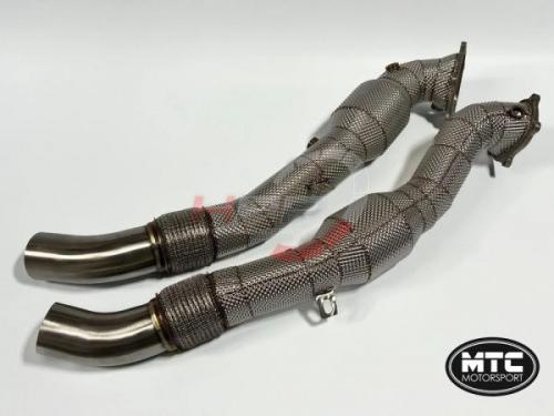Downpipes se sportovními katalyzátory a středové díly MTC Motorsport Audi RS6 / RS7 C7/C7.5 4G Avant 4.0 TFSI V8 (13-19)
