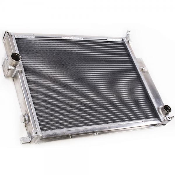 Hlinikový závodní chladič Jap Parts BMW E36 320i/323i/325i/328i včetně M3 (92-00)