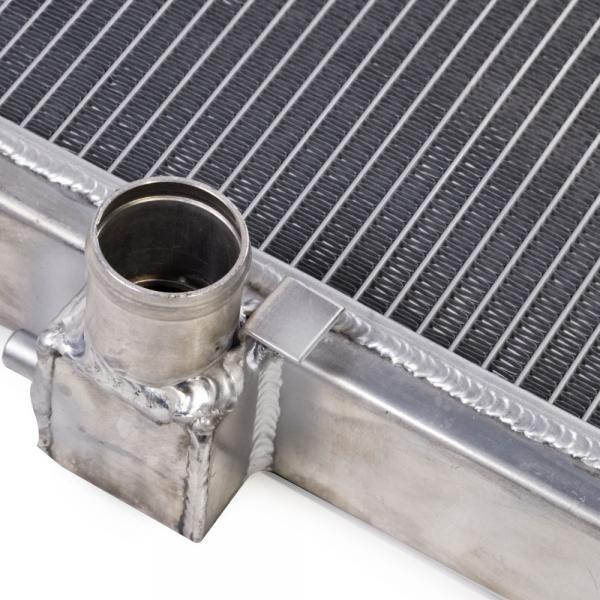 Hlinikový závodní chladič Jap Parts BMW E36 320i/323i/325i/328i včetně M3 (92-00)