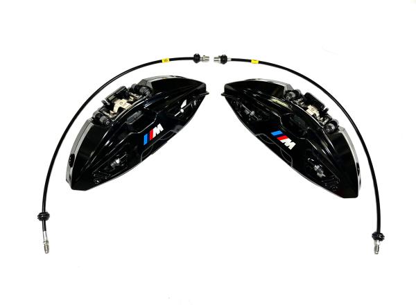 Přední 4-pístové brzdové třmeny Brembo BMW G11 / G12 / G14 / G15 / G16 / G30 / G31 / G32 / X3 G01 / X4 G02 / X5 G05 / Z4 G29 pro kotouče 395x36mm (černé 34106897365 / 34106897366)