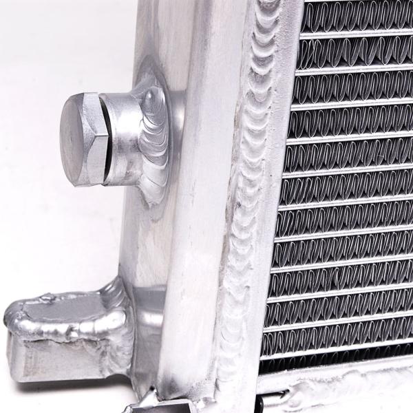 Hlinikový závodní chladič Jap Parts BMW E30 325i/is (84-91)
