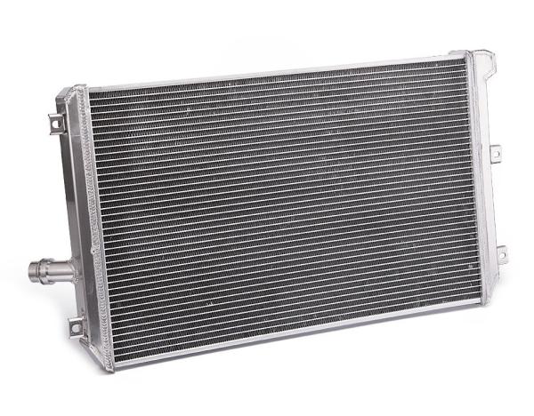 Hlinikový závodní chladič Jap Parts VW CC B7 2.0 TDI / 2.0 TFSi (11-16)