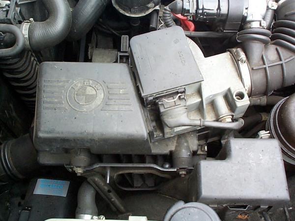 Sportovní kit sání Pipercross na BMW E30 323i (09/82-08/86)