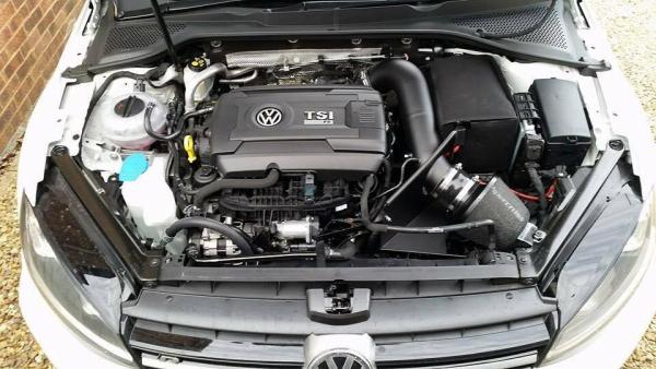 Sportovní kit sání Pipercross na VW Golf 7 GTi/R vč. Clubsport 2.0 TSi EA888 Gen 3 MQB (12-21)