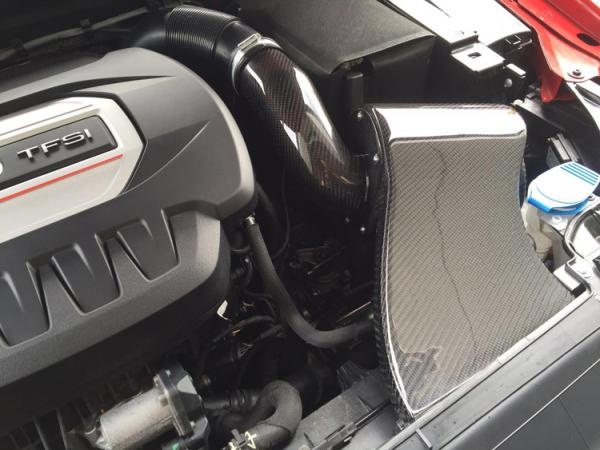 Sportovní kit sání Pipercross na VW Touran 5T 1.8 TSi EA888 Gen3 (karbonový airbox)