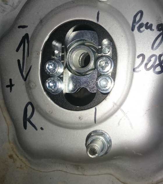 Přední horní uložení tlumičů (Pillowball Top Mounts) Silver Project Peugeot 208 (12-)