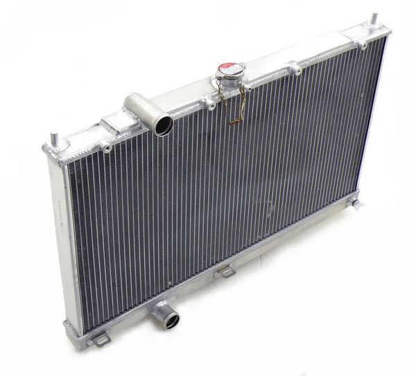 Hlinikový závodní chladič Japspeed Mitsubishi Lancer Evo 4/5/6 (96-00) 42mm