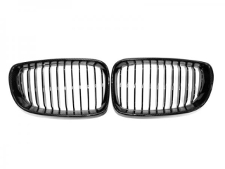 Přední maska (ledvinky) BMW 1-Series E81 LCI / E82 / E87 LCI  / E88 (08-11) - karbonová