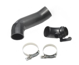 Zvětšený vstup do turbodmychadla (Turbo Inlet muffler Elbow) se sací hadicí - VW, Audi, Seat, Škoda 1.8/2.0 TSi/TFSi motory EA888 Gen 3 (MQB)