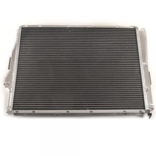 Hlinikový závodní chladič Jap Parts BMW Z4 E85 / E86 2.0/2.2/2.3/2.5/2.5 SI/3.0/3.2/3.5 (02-09)
